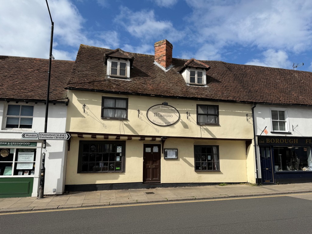 Lot: 69 - RESTAURANT PREMISES IN MALDON HIGH STREET WITH TWO BEDROOM FLAT ABOVE - Alternative front shot of the building